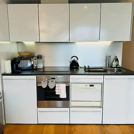 Skyline View Flat With Parking * Bristol